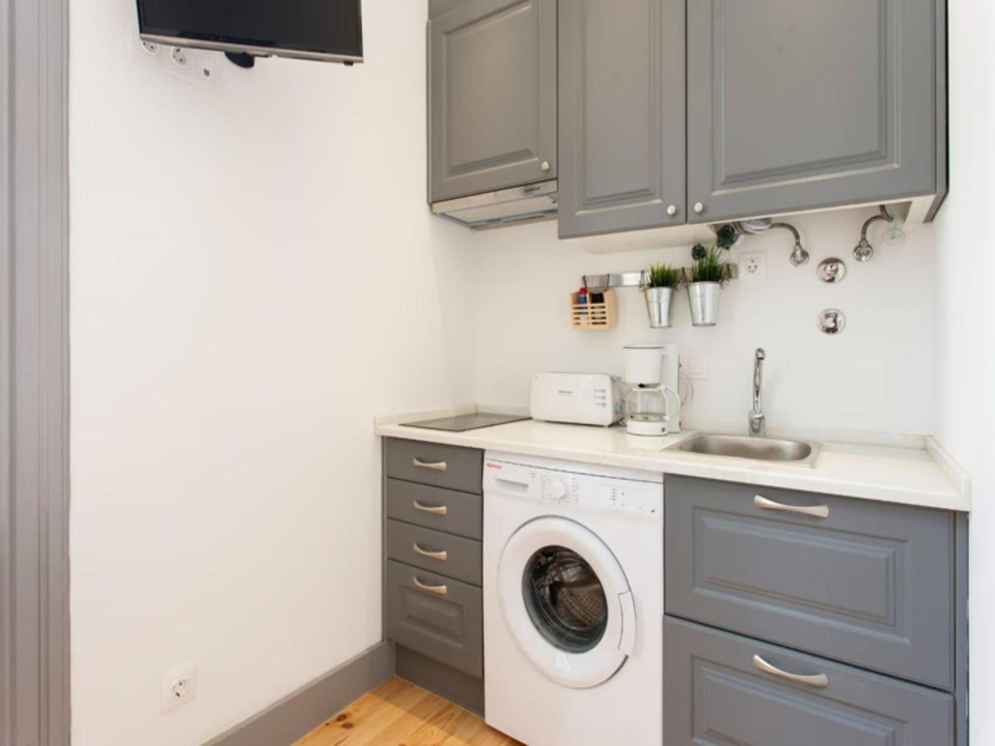 Located Apartment Lisbon